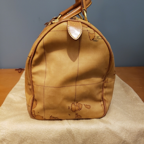 40cm Alviero Boston Bag - Picture 8 of 16